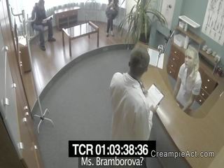 苗條 孩兒 得到 體內射精 在 假 醫院