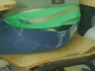 波纳 inducing 丁字裤 captures 由 移动