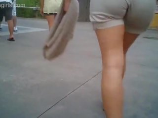 パーフェクト 尻 で タイト ショートパンツ