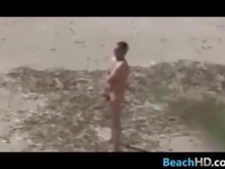 Vohunjenje na spolno aroused ljudje pri na plaža