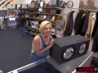 魅力的な ブロンド ひよこ 取得 彼女の プッシー 槌 バイ shawns 巨大な manhood
