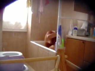 Minu suurepärane samm õde 19 spied sisse a vannituba