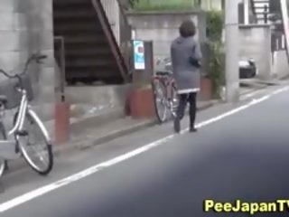 Ázijské pisses za autobus