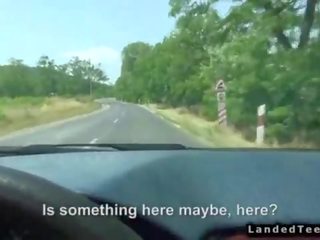 Hitchhiker pár zkurvenej v auto na cizinec