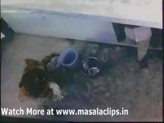 সেক্সি রোমান্স দৃশ্য মধ্যে তরুণ লোক এবং আন্টি