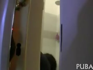 Osupljivo hottie trakovi off ji oblačila za nekaj denar