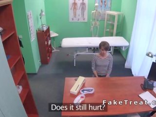 ショート 毛のあります 患者 吸い込ま 医師 メンバー