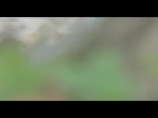 奇妙 青少年 抓 吹 和 骑术 上 该 海滩 由 一 peeper 夹