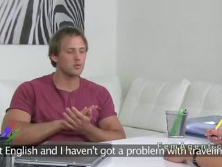 נעים אמא שאני אוהב לדפוק סוֹכֵן דפק ב ליהוק