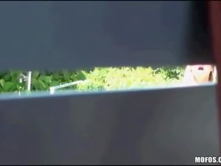 Stupendous 青少年 护送 screams 同 喜悦