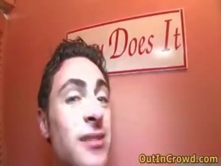 2 homosexuals avere alcuni sesso film in il indossare negozio due da outincrowd
