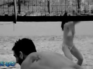 바닷가 비키니 volleyball 에 xray