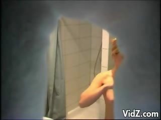 Voyeur mirar en guarra fantasía mujer showering
