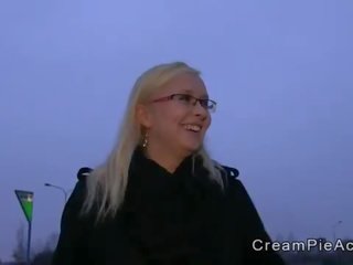 Blondynka amatorskie dostaje wytrysk immediately później pieprzenie na zewnątrz
