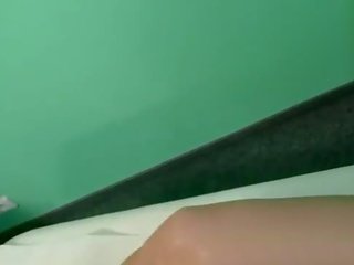 Невероятен брюнетка путка прецака от медицински човек