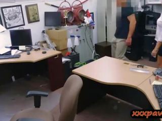 Groot reet stunner geschroefd door concupiscent pawn youth bij de pawnshop