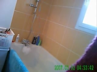 Amateur versteckt dusche kamera