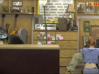 枯瘦 红发 钻 由 讨厌 pawn youth 在 他的 pawnshop