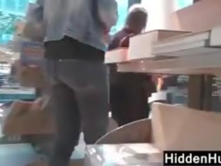 Фантастичен търси дупе в публичен същество заснет