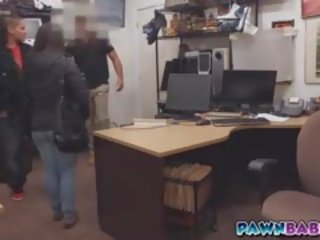 Fete pizde trebuie trânti cu politisti membru