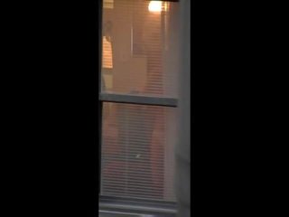 Genit jiran tetingkap pengintip/voyeur