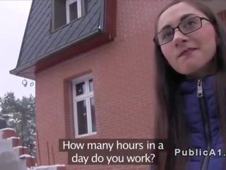 Amatérske seductress fucks falošný zástupca v verejnosť