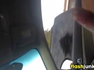 Ưa dâm dục youngster hiển thị tắt của anh ấy phallus trong khi chạy xe
