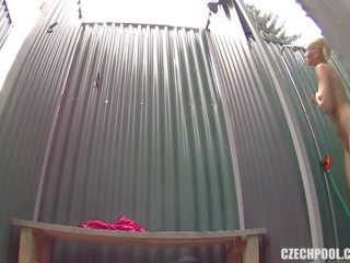 チェコ語 プール ブロンド 熟女 で シャワー