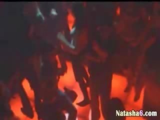 Две руски мацка в disco нощ клуб