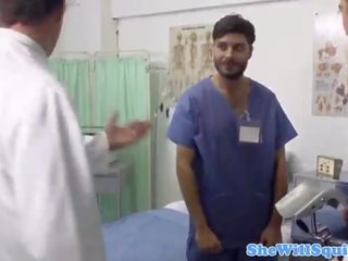 חזה גדול נְתִיזָה אֵלָה ב גרביוני נשים מזוין