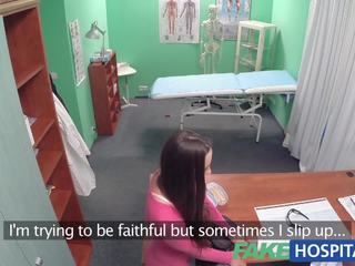 Fakehospital רופא decides מלוכלך סרט הוא ה הטוב ביותר טיפול