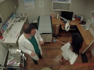 Blyg oskyldig blandad sweetheart undergoes mandatory ny studenten physical - girlsgonegyno&period;com bella&comma; tampa universitet physical - delen 4 av 7