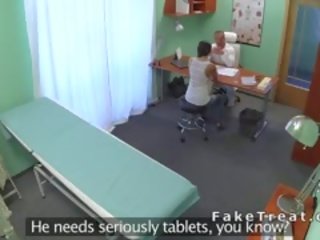 Therapist pieprzy rosyjskie pacjent