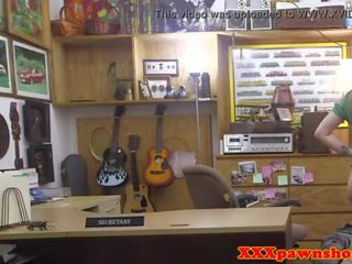 Pawnshop kue mengisap brokers titit pov