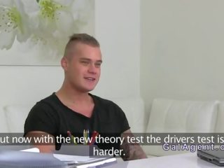 Assistant interupts жінка агент для дорослих відео кастинг