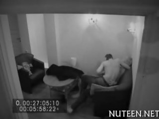 I pabesueshëm diva merr dehur në disa paraqet