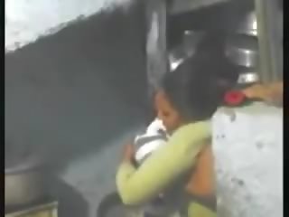 Indien mère fils: gratuit vue indien sexe vidéo mov 75