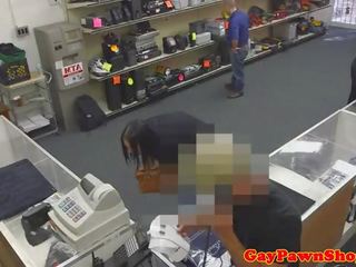 Assfucked pawnee 得到 facialized 由 brokers