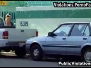 Vui sướng ngực được sharked