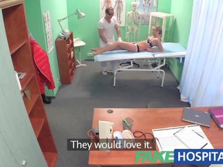 Fakehospital terrific בלונדינית אוהב ה רופאים שְׁרִיר