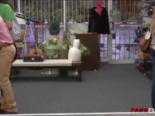 Lieknas mėgėjiškas azijietiškas diva prikaltas iki iškrypėlis pawn sargas