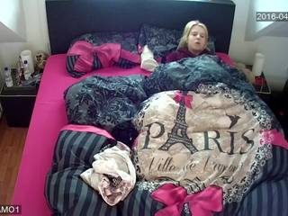 Hacked ip kamera mast in bed, mugt xxx xxx video film clip 75