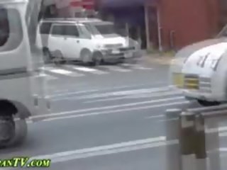 اليابانية حو pees خارج