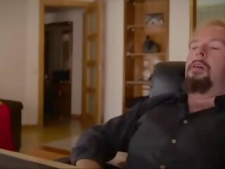 Landlord teases his arassalamak söýgülim and movs himself sikiş her